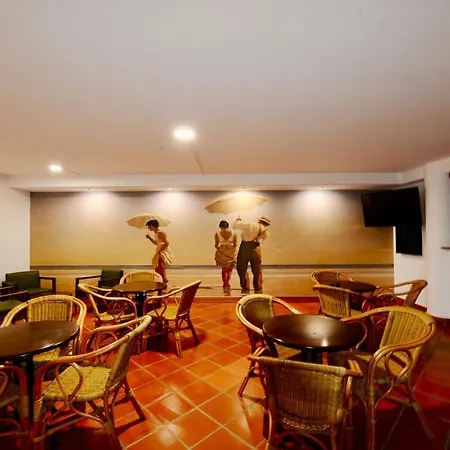 'collasao' - Stunning Duplex With Pool & Sea Views São Martinho do Porto